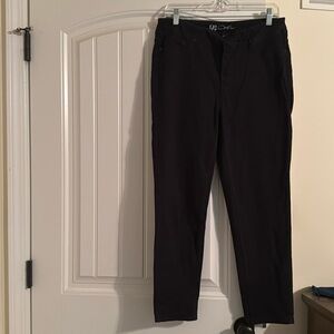 Women’s black leggings